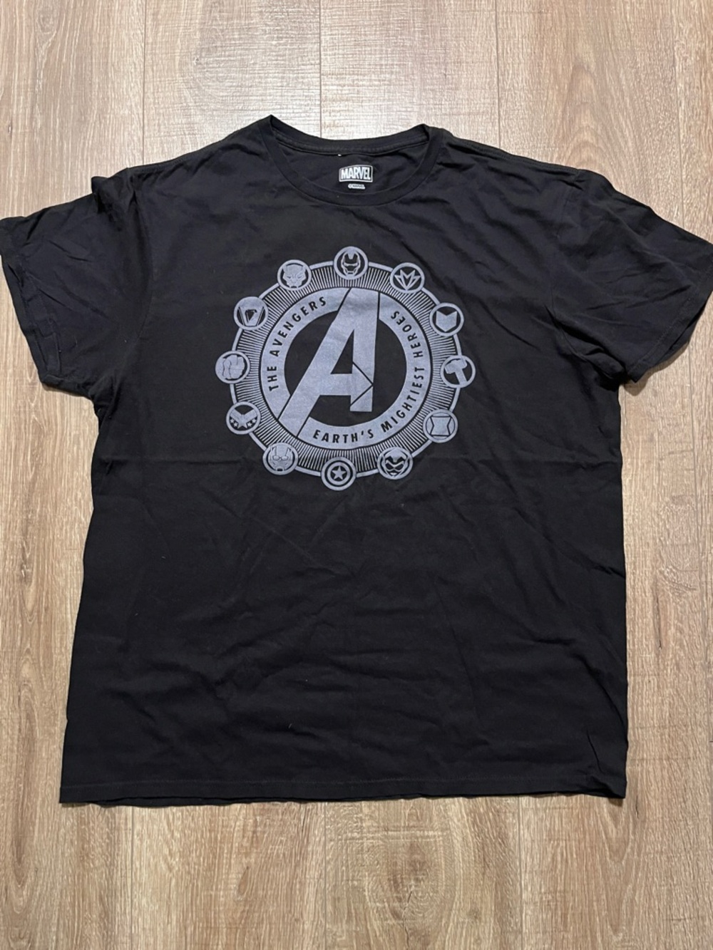 Marvel Women’s Black Avengers Emblem Short Sleeve Tee Size XL